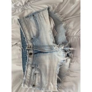 Frayed denim jean shorts